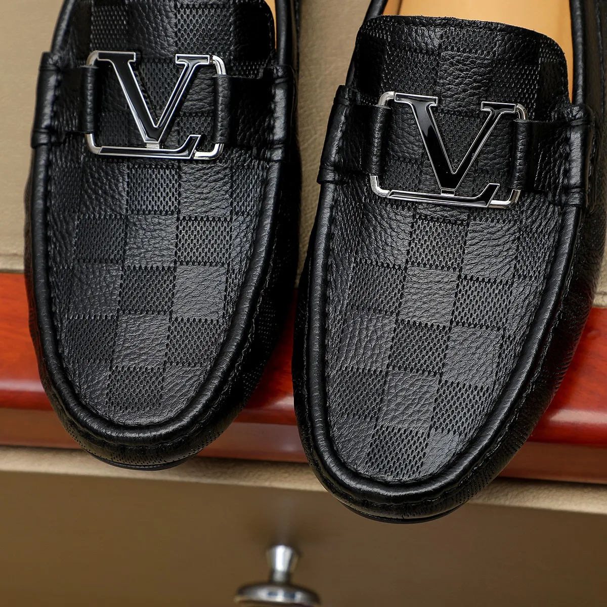 Men's shoes 💰360 💰 LV Louis Vuitton's top-quality Peaches men's shoes 💯Original copy of the official website, the upper is made of imported official website 1:1 material ❌Italian 🇮🇹 cowhide surface, imported pigskin lining. It’s definitely not made with ordinary craftsmanship, it’s the model used by celebrities! The factory’s craftsmanship is designed to create the most perfect shoes for trendy men! Colors available! 38-44 yards